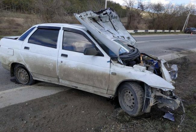 Лобовое ДТП произошло около полудня на 43-м километре трассы Симферополь-Бахчисарай-Севастополь