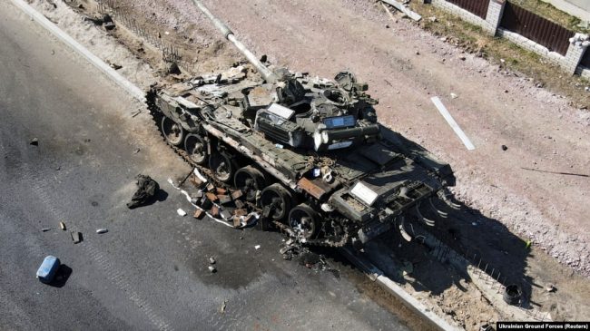 Уничтоженный российский танк