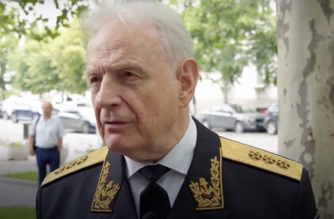командующий ЧФ в 1991-1992 годах адмирал Игорь Касатонов