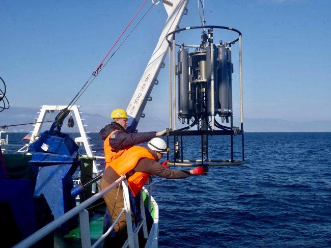 обнаружение в море площадок выброса метана