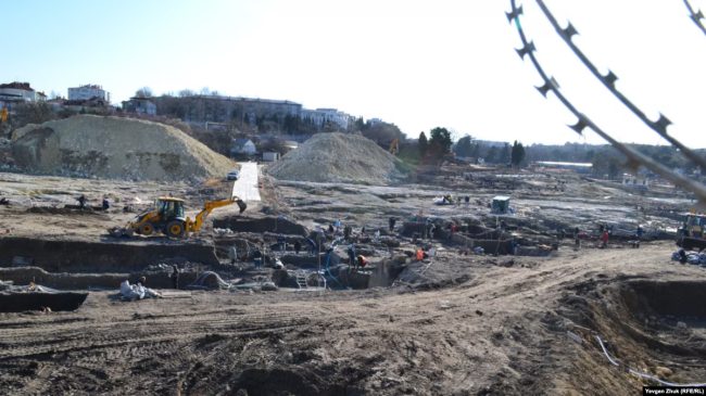 Раскопки в Южном пригороде Херсонеса