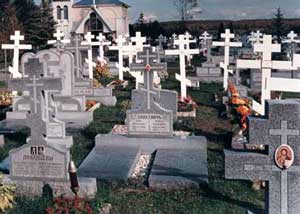 памятники на кладбище