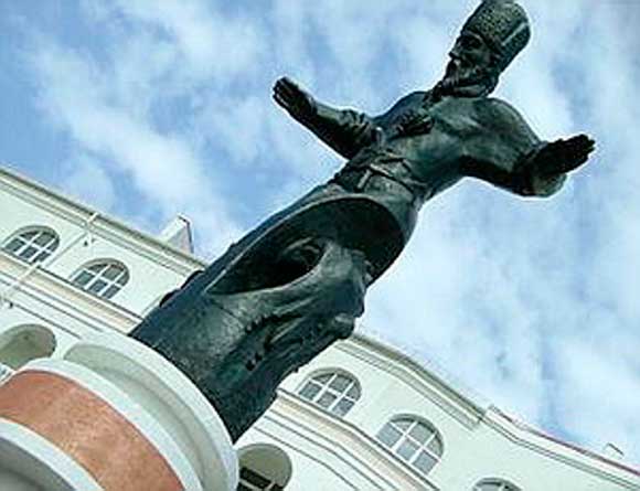 памятник гетману Cагайдачному в Cевастополе