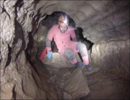 Пещера, спелеолог