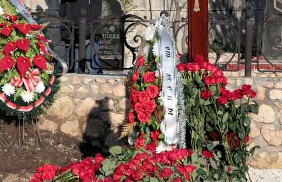 могила Виктора Януковича-младшего в Севастополе, Братское кладбище