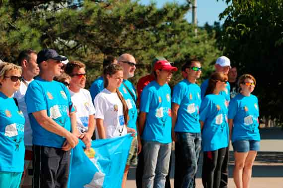 В Севастополе открылся 4-й Севастопольский парашютный фестиваль