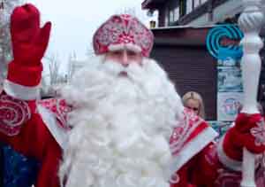 В Севастополе 19 декабря открылась Южная резиденция Деда Мороза. В эко-парк "Лукоморье" прибыл главный праздничный персонаж из Великого Устюга.