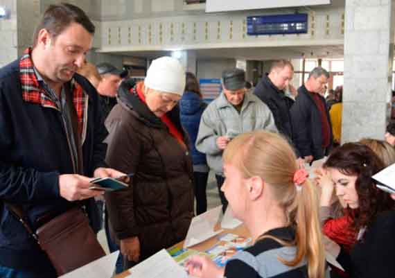 «Приходите, есть работа!» - под таким девизом 24 марта Центр занятости населения Севастополя провел ярмарку вакансий по востребованным в городе профессиям. В мероприятии приняли участие пятнадцать предприятий разного профиля.