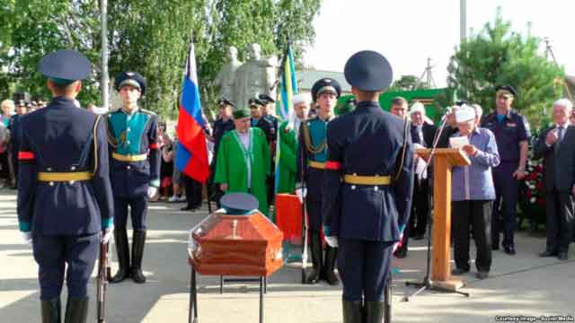 Церемония прощания с одним из российских военных, погибших в Сирии
