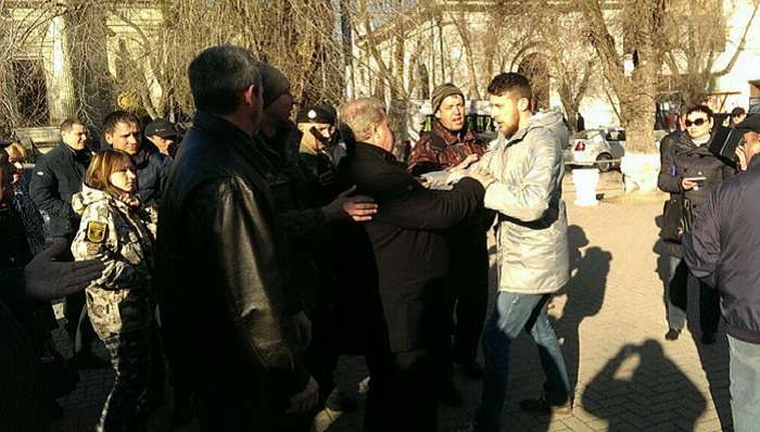 В Севастополе на митинге задержали мужчину, который обвинил Россию в развязывании войны на Донбассе