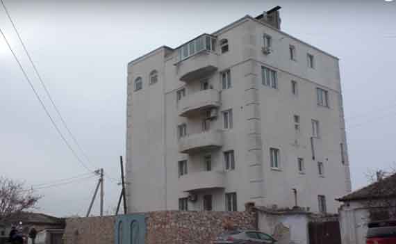 В Севастополе снесут 14-квартирный дом, расположенный на улице Гусева, 12. Об этом сообщила пресс-служба Севастопольского городского суда.
