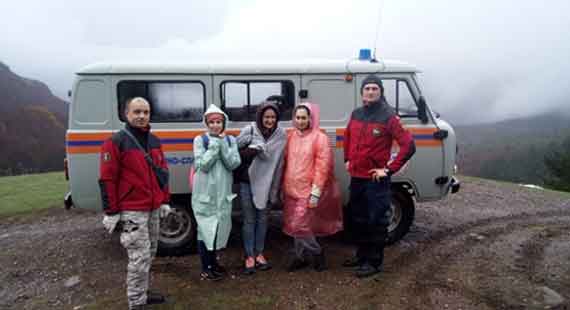 Сотрудники государственного казенного учреждения «Крым-Спас» в минувшие сутки оказали помощь семерым туристам, заблудившимся в горно-лесной местности.
