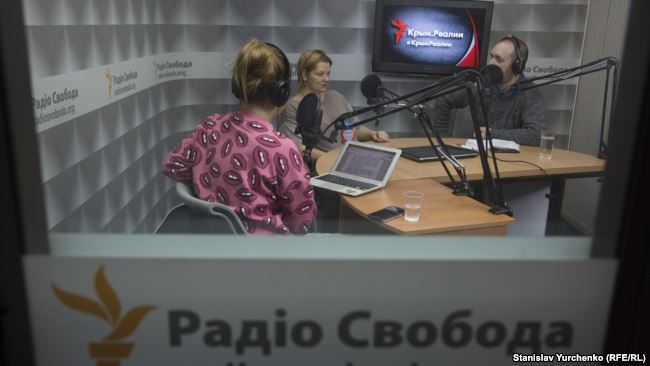 Александра Крыленкова в эфире «Дневного шоу» на Радио Крым.Реалии