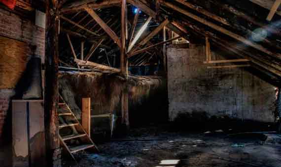 В Балаклаве из-за аварийного состояния может обрушиться плита перекрытия в многоквартирном доме.