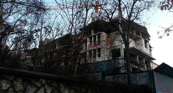«Консоль» достроит незаконную многоэтажку на Гоголя в Севастополе