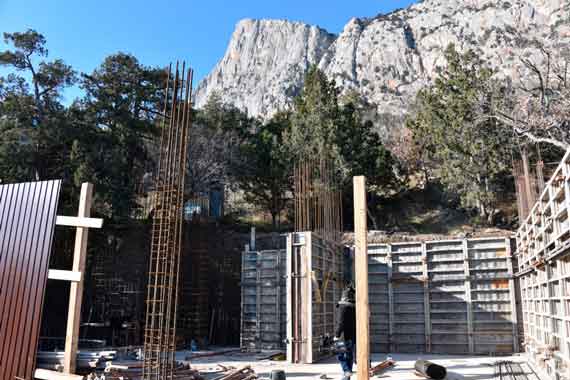 Два новых строительных объекта в урочище Ласпи, законность возведения которых вызывает сомнения