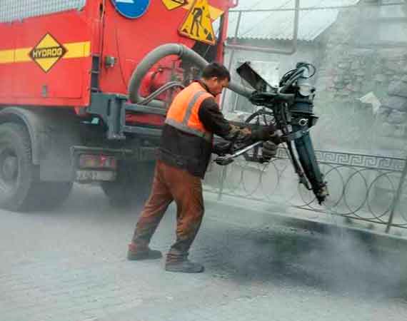 Ремонт дорожного покрытия на спуске Котовского в Севастополе