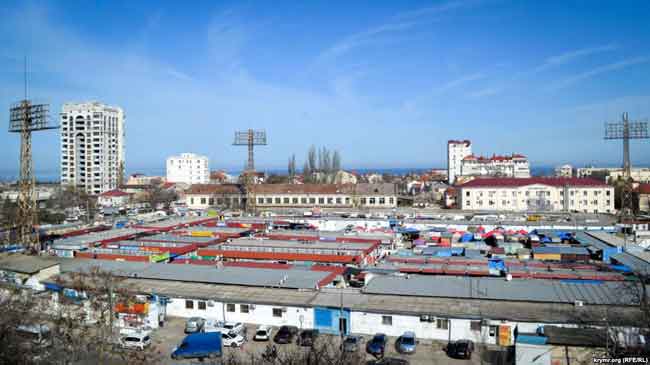 Рынок «Чайка» на площади Восставших в Севастополе
