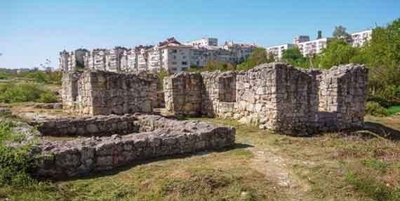 Развалины храма Влахернской Богородицы в Севастополе
