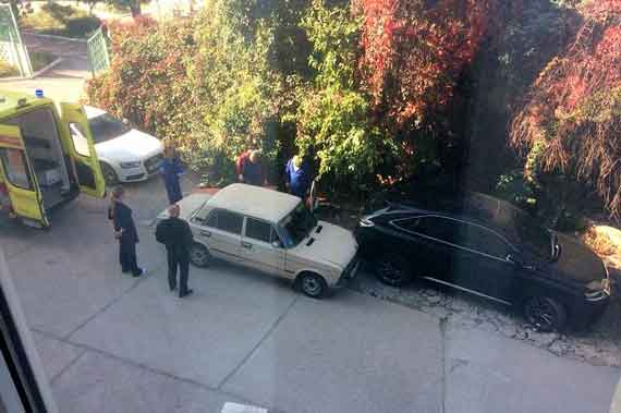 В Севастополе водитель ВАЗа въехал в Lexus и попал в больницу