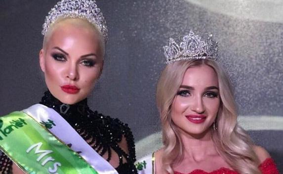 Светлана Пищак из Симферополя выступала от России, а Наталия Царькова из Севастополя - от Крыма.