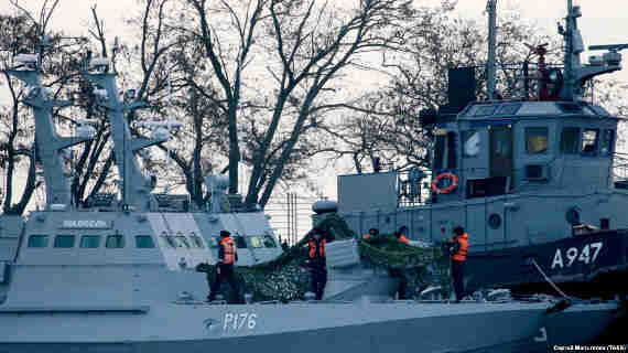 Захваченные украинские суда в Керченском порту