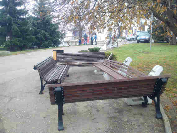 скамейки Севастополя