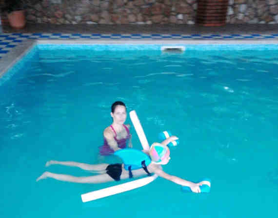 В феврале, в бассейне базы спортивного комплекса «Омега-клуб» стартовал проект физической реабилитации детей с ограниченными возможностями «Дельфиненок»
