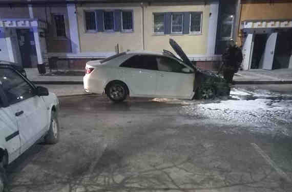 В Севастополе ночью сгорели три автомобиля
