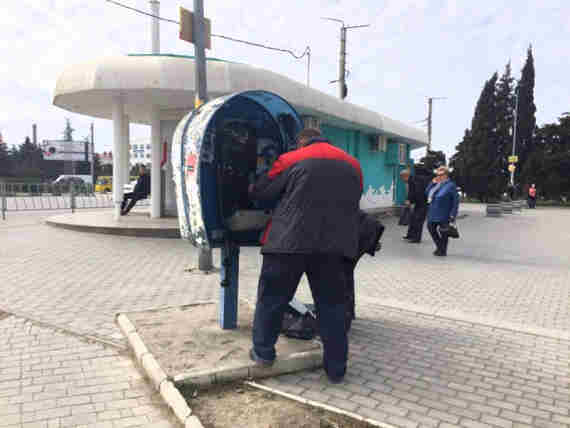 В Севастополе демонтируют таксофоны из-за постоянных актов вандализма