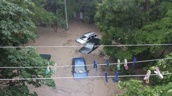 потоп после ливня в Севастополе
