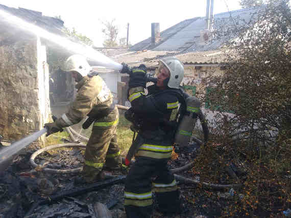 Севастопольские огнеборцы ликвидировали пожар по улице Таманская