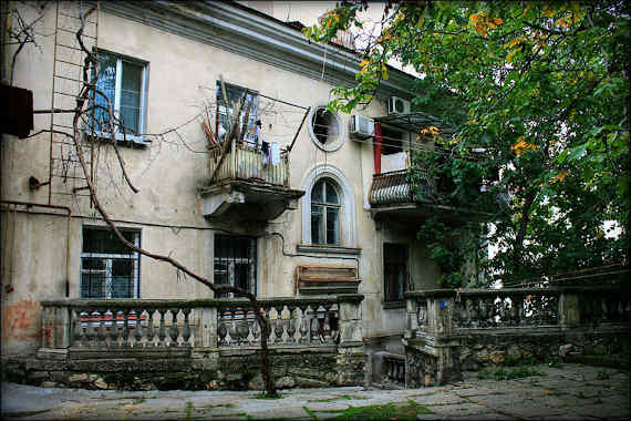 севастопольский двор