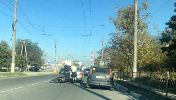 В Севастополе мотоциклист угодил под колеса иномарки