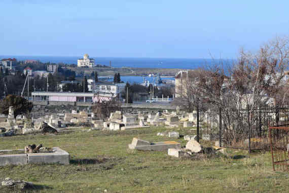 Еврейское кладбище на Пожарова, 10 в Севастополе