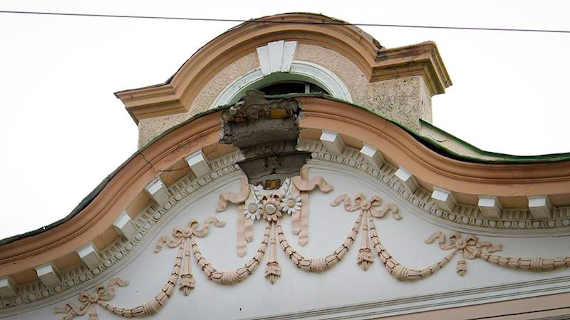 Здание бывшего пансионата «Орбита» находится в историческом центре Евпатории и уже несколько лет не эксплуатируется