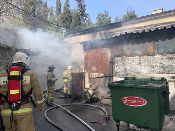 Пожар произошел в пристройке к зданию правительства Севастополя