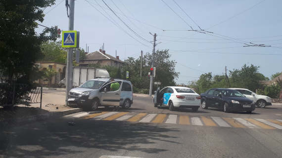 ДТП на повороте на улицу Багрия с улицы Коли Пищенко