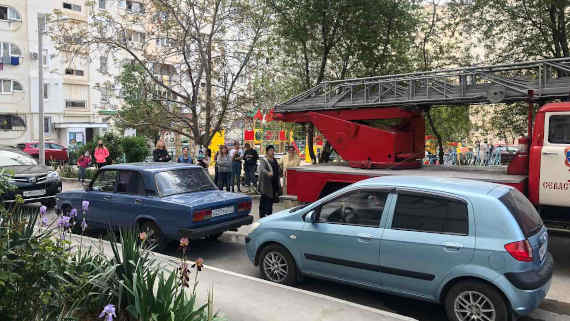 В ходе ликвидации пожара по улице Николая Музыки севастопольские сотрудники МЧС эвакуировали 80 человек.