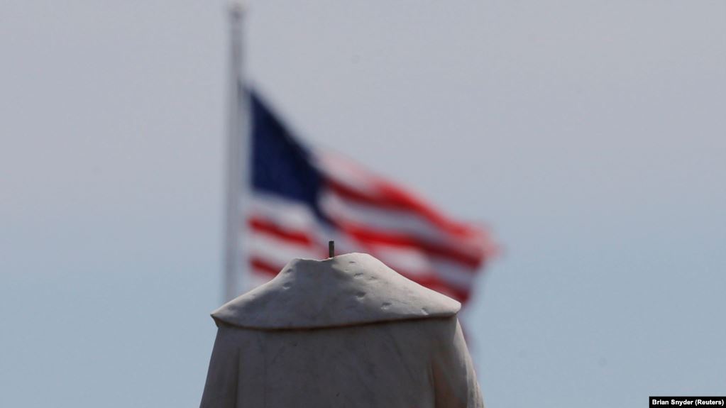10 июня в Бостоне со статуи Христофора Колумба пропала голова