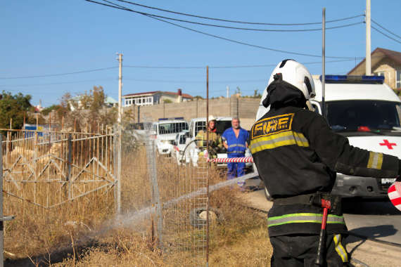 Севастопольские огнеборцы МЧС ликвидировали пожар в недостроенном доме на территории садоводческого товарищества «Берег»