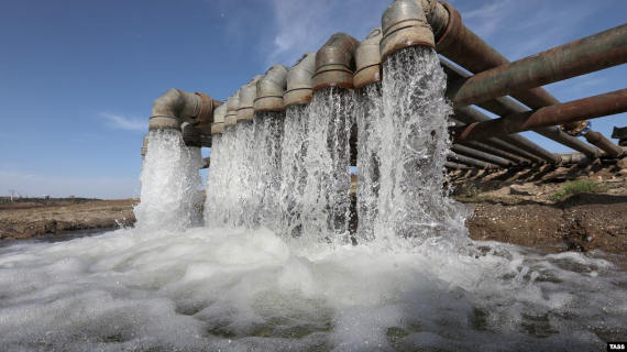  Переброска воды по трубам из Тайганского водохранилища в Симферопольское