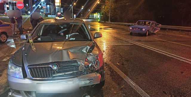 По данным полиции, инцидент произошел 4 декабря, столкнулись автомобили «ВАЗ» и «?koda»