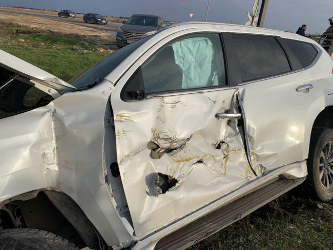 В 15:15 часов в Евпатории на Лесном шоссе водитель автомобиля Mitsubishi Pajero, двигаясь через необорудованный светофором и шлагбаумом железнодорожный переезд, не убедился в безопасности своего маневра и допустил столкновение с тепловозом