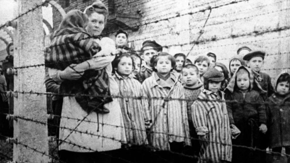 несовершеннолетние узники концлагерей, гетто и других мест принудительного содержания, созданных фашистами и их союзниками в период Второй мировой войны