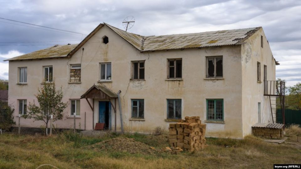 Здание бывшей сельской школы, Зеленогорское, Крым