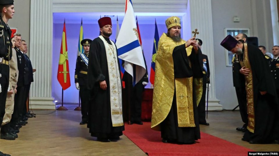 Церемония внесения нового флага Черноморского флота России