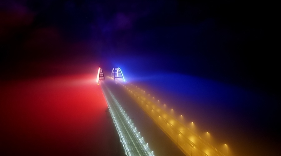 подсветка железнодорожной части Керченского моста