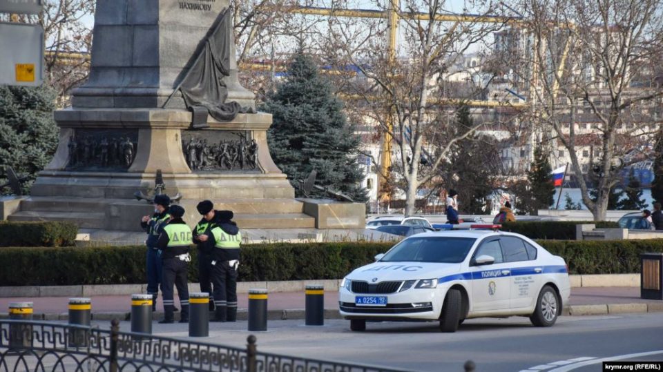 В Севастополе полиция усиленно патрулирует площадь Нахимова