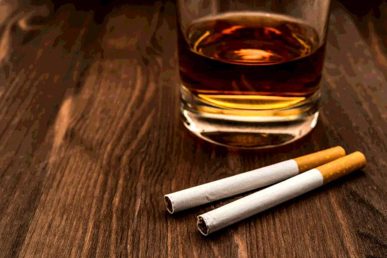 алкоголь и сигареты